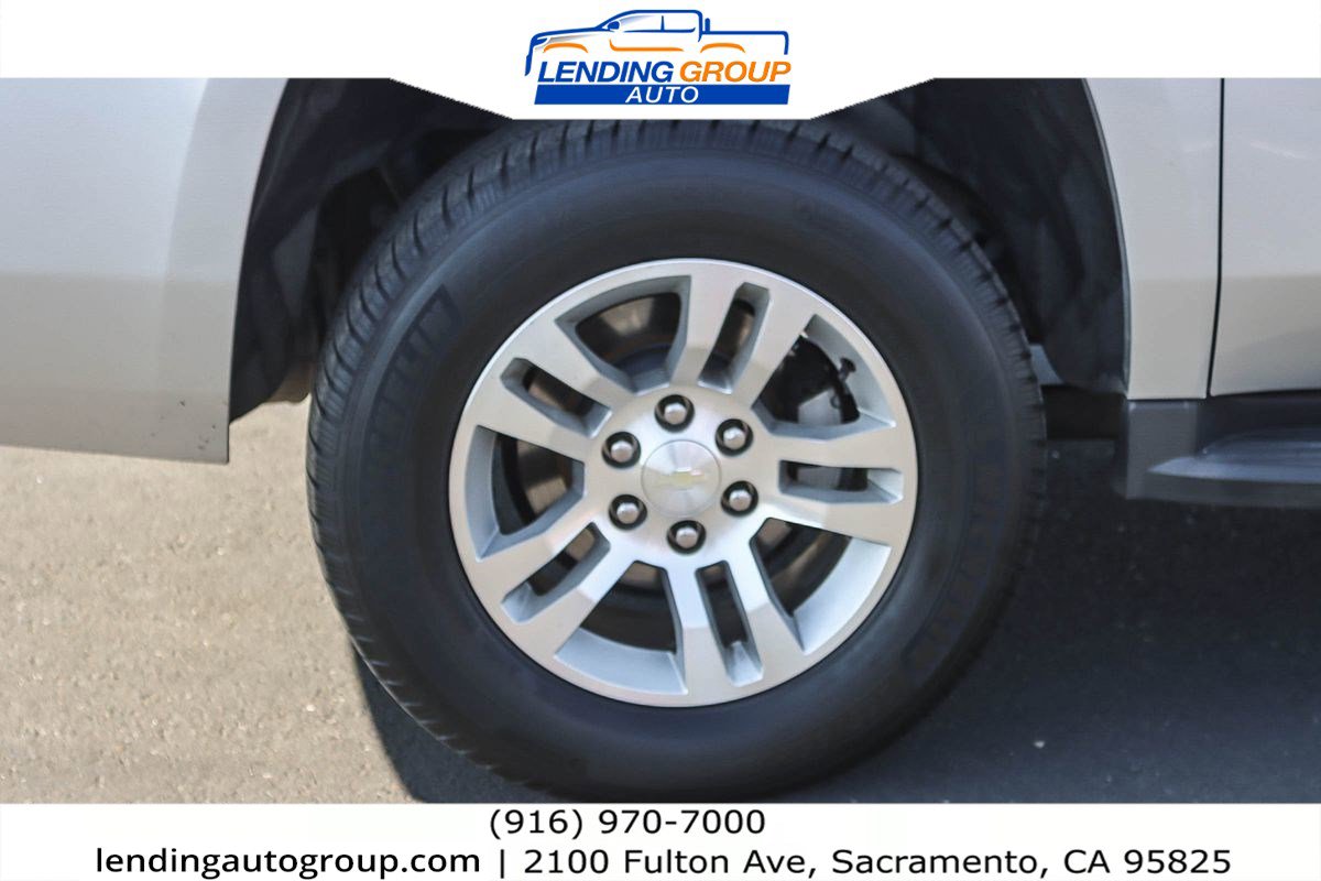 Used 2016 Chevrolet Suburban LT image 10