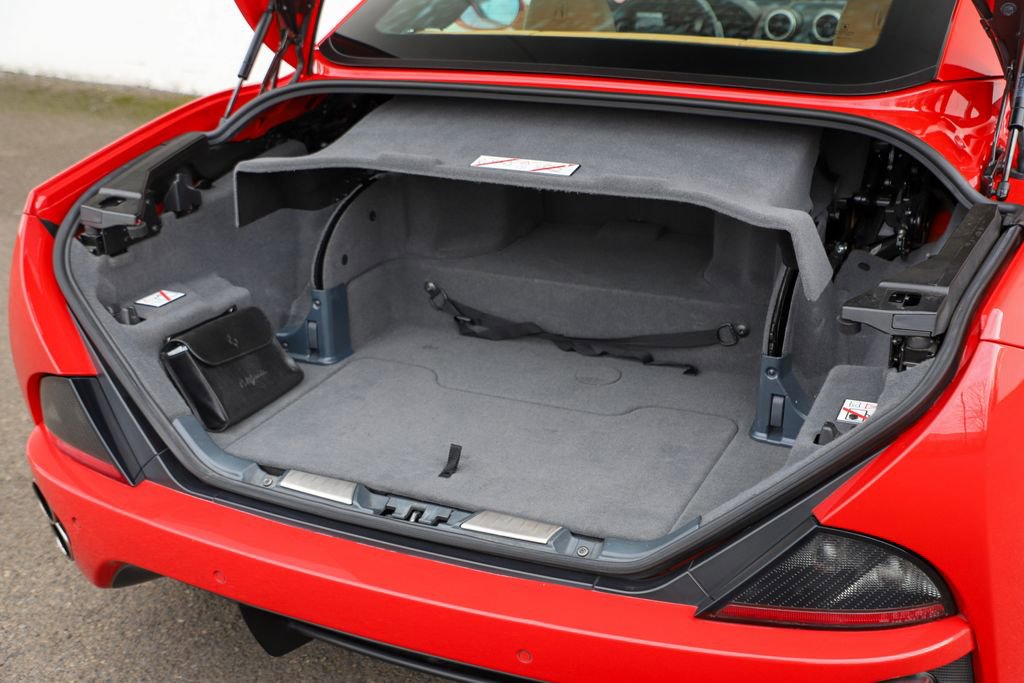 Used 2010 Ferrari California image 33