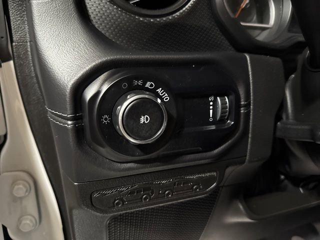 Used 2025 Jeep Wrangler Unlimited Rubicon AWD/4WD image 6