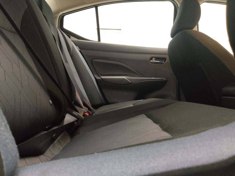 Used 2025 Nissan Versa SV FWD image 19