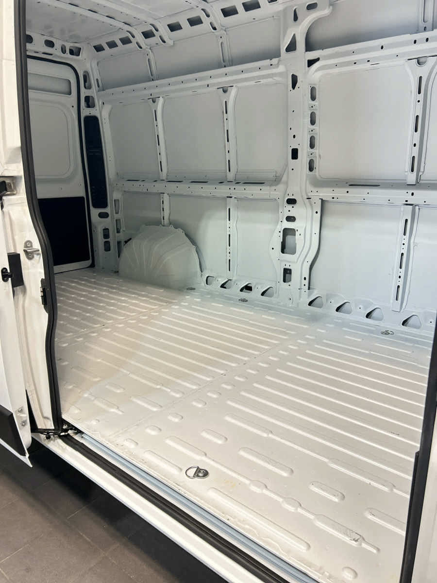 Used 2025 RAM ProMaster 2500 w/ Convenience Group FWD image 5