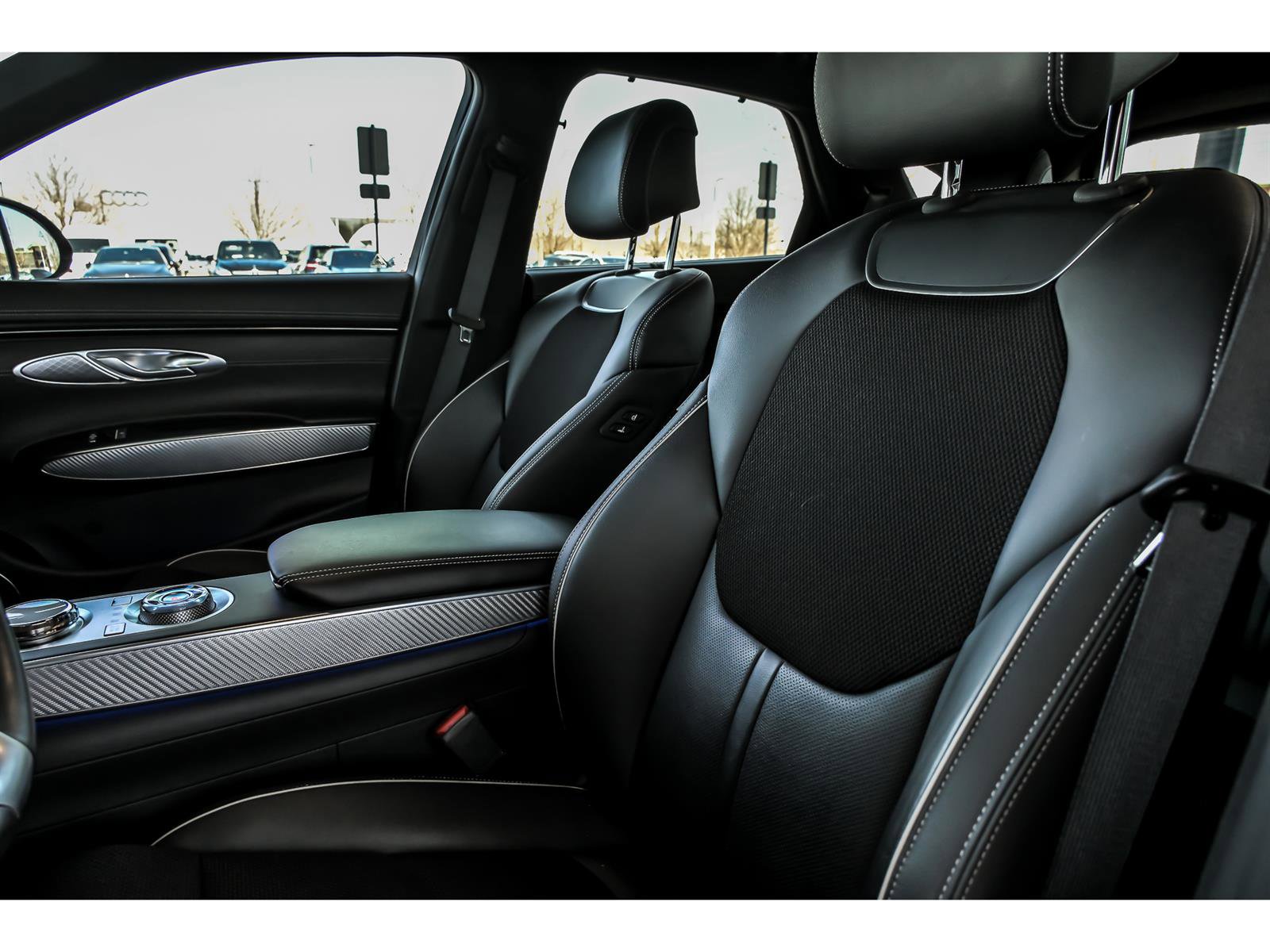 Used 2023 Genesis GV70 2.5T w/ Sport Prestige Package image 12