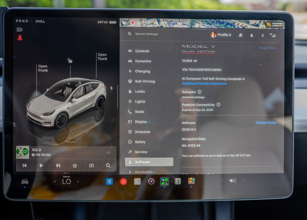 Used 2024 Tesla Model Y Performance AWD/4WD image 9