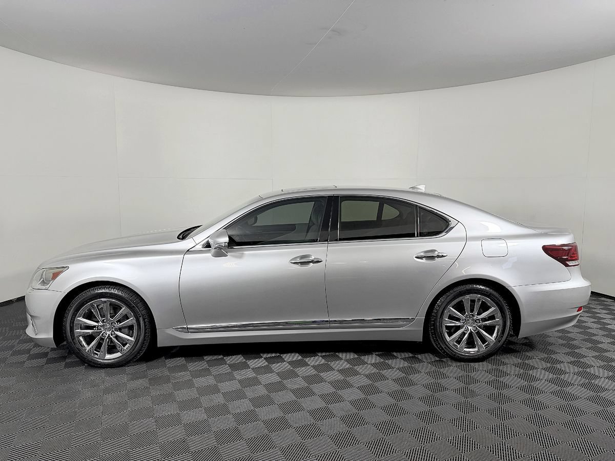 Used 2014 Lexus LS 460 w/ Comfort Package RWD image 18
