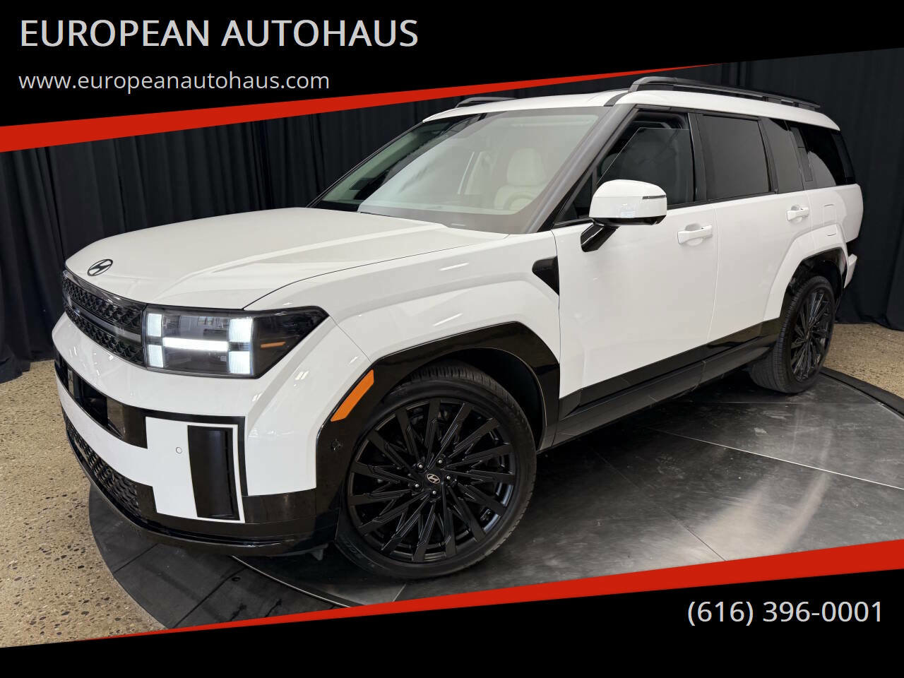 Used 2024 Hyundai Santa Fe Calligraphy image 2