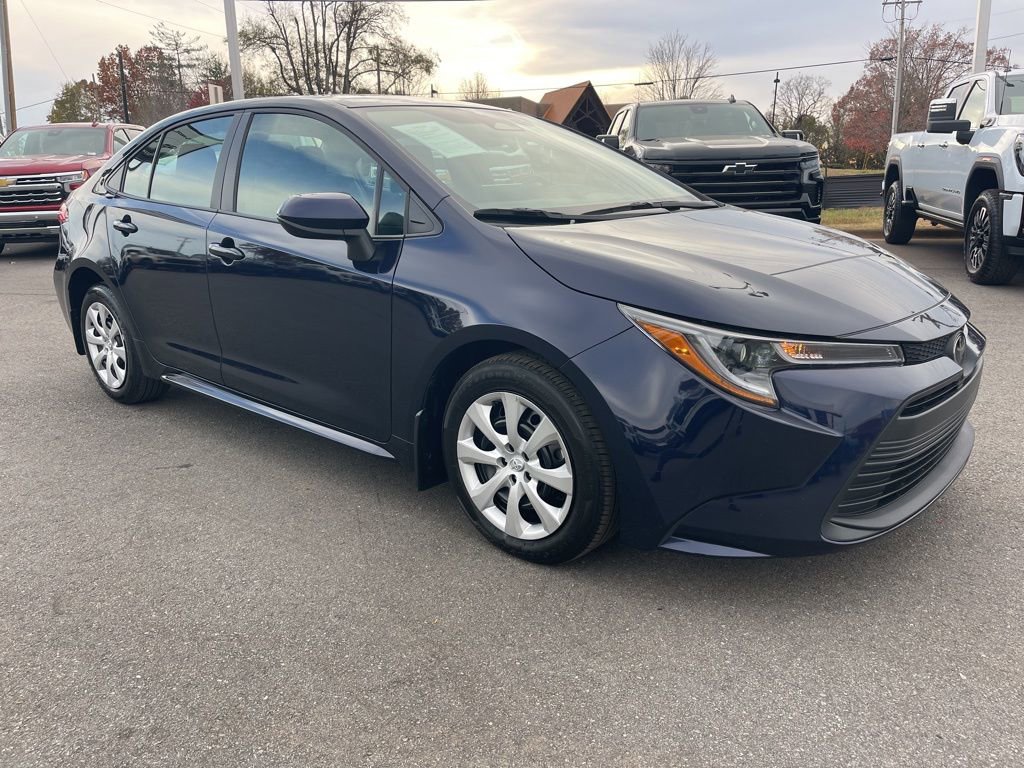 Used 2025 Toyota Corolla LE image 7