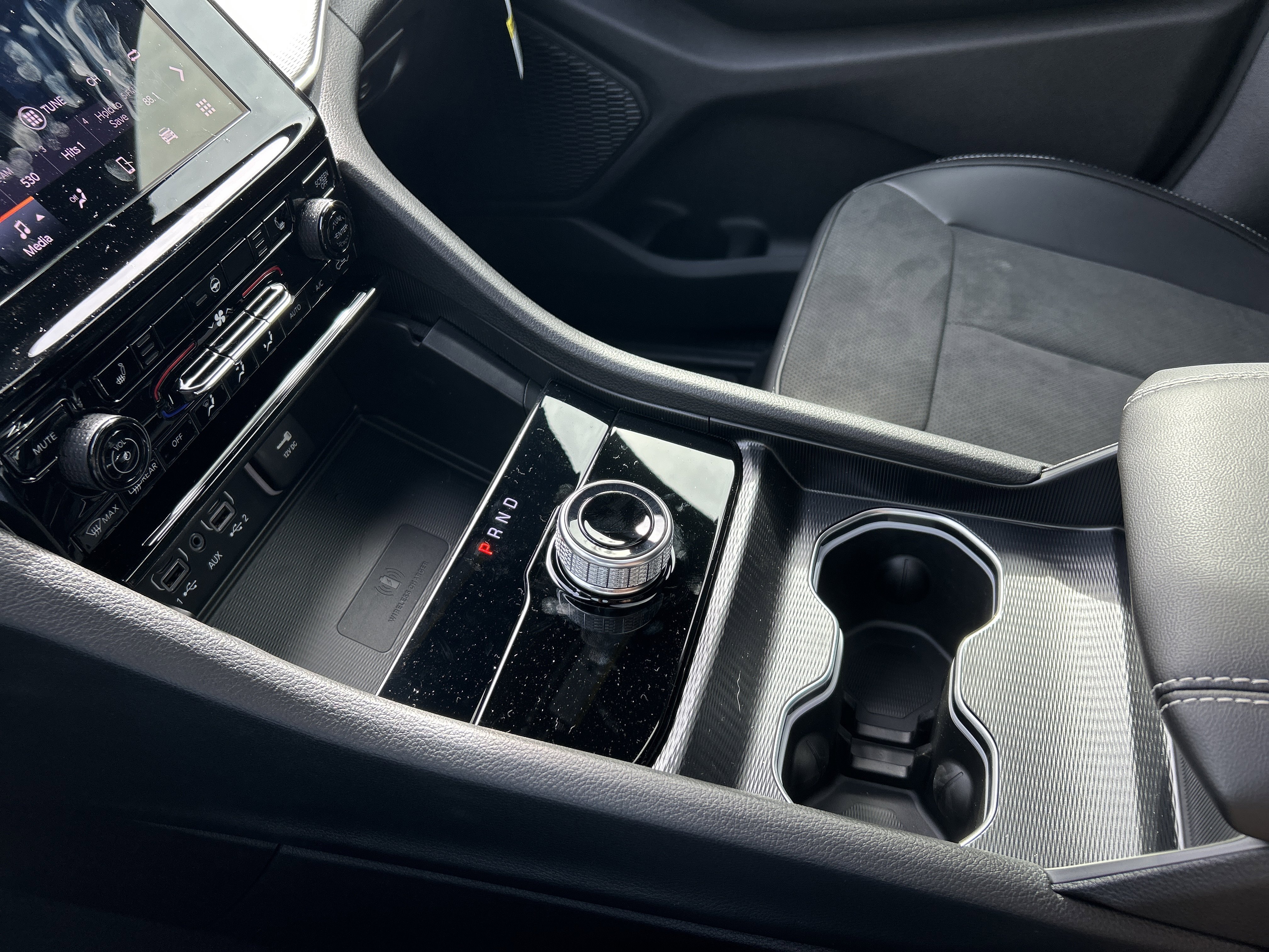 New 2025 Jeep Grand Cherokee Altitude image 45