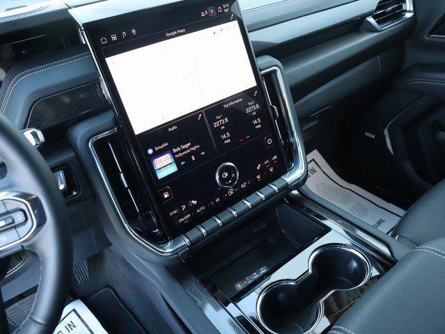New 2025 GMC Yukon Elevation image 38