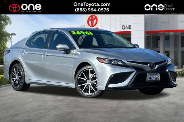 Used 2024 Toyota Camry SE w/ Blackout Package (TMS) image 1