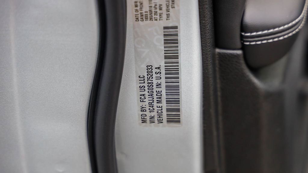 New 2025 Jeep Grand Cherokee L Altitude image 30