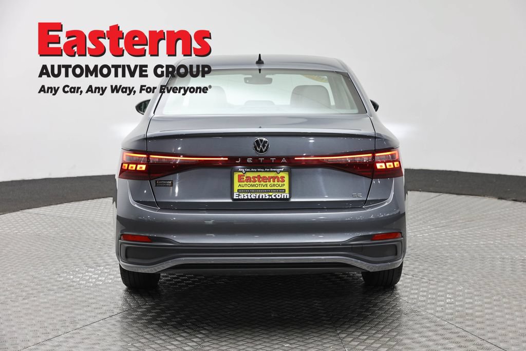 Used 2025 Volkswagen Jetta SE FWD image 7