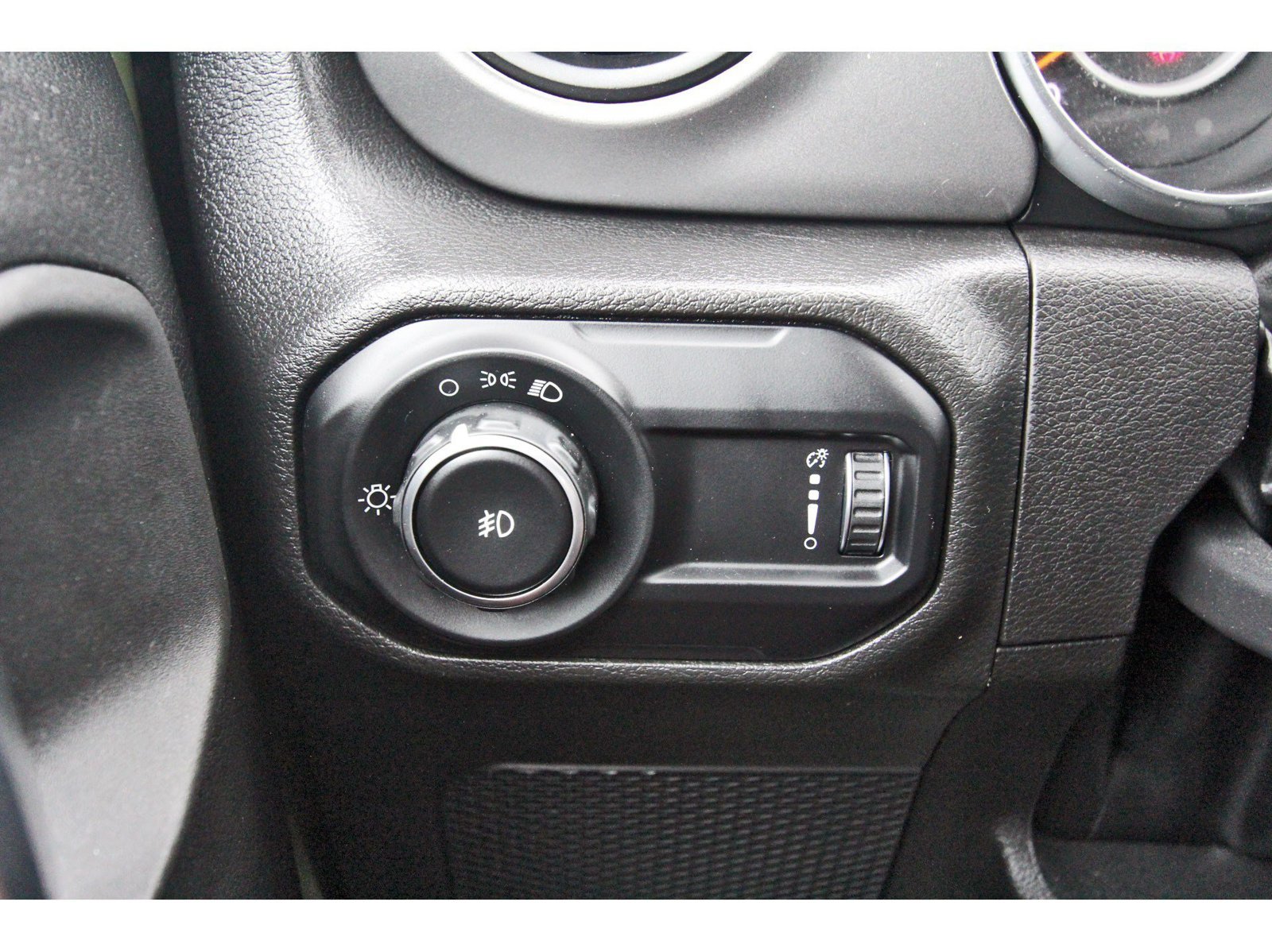 Used 2023 Jeep Wrangler Sport AWD/4WD image 17