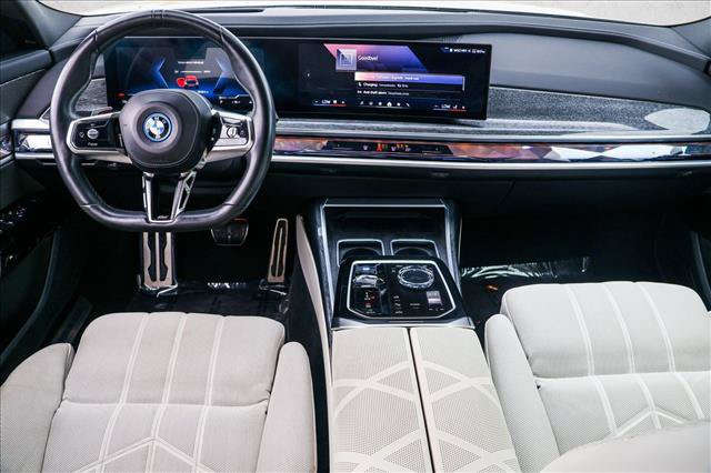 Used 2023 BMW i7 xDrive60 AWD/4WD image 23