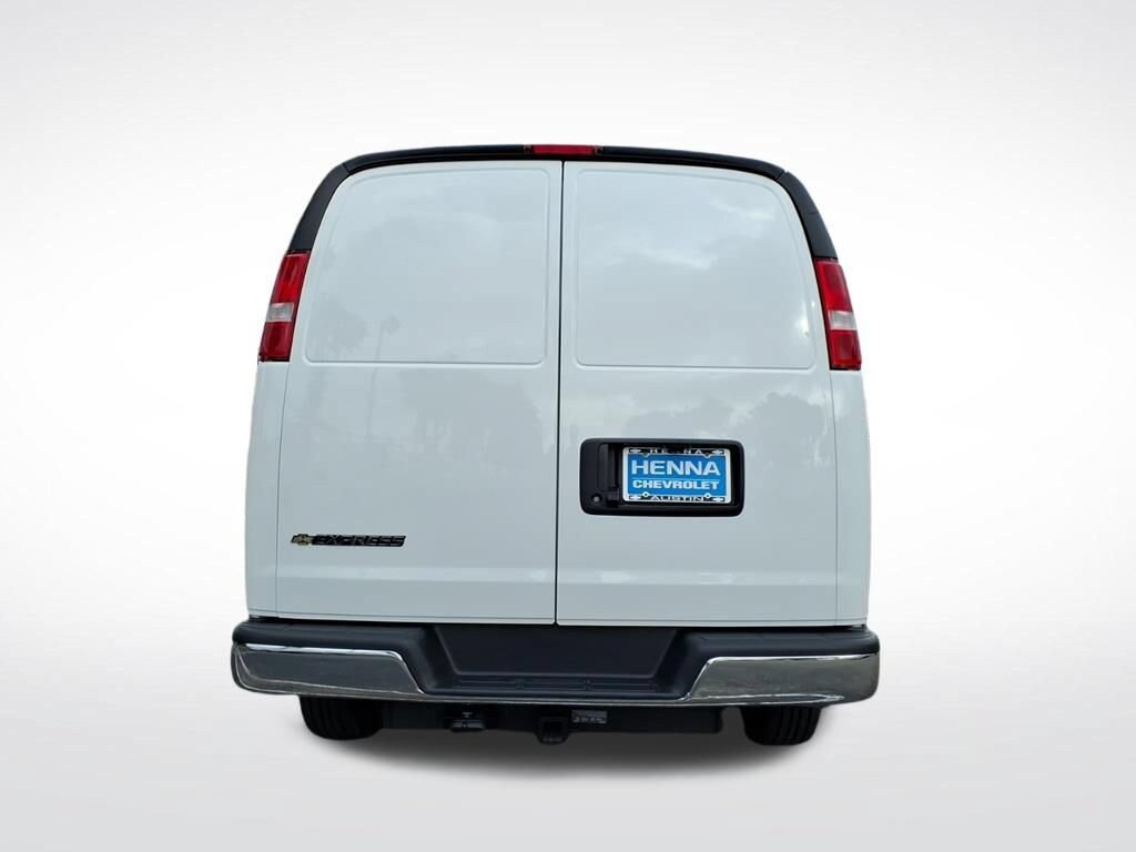 New 2026 Chevrolet Express 2500 w/ Driver Convenience Package RWD image 4