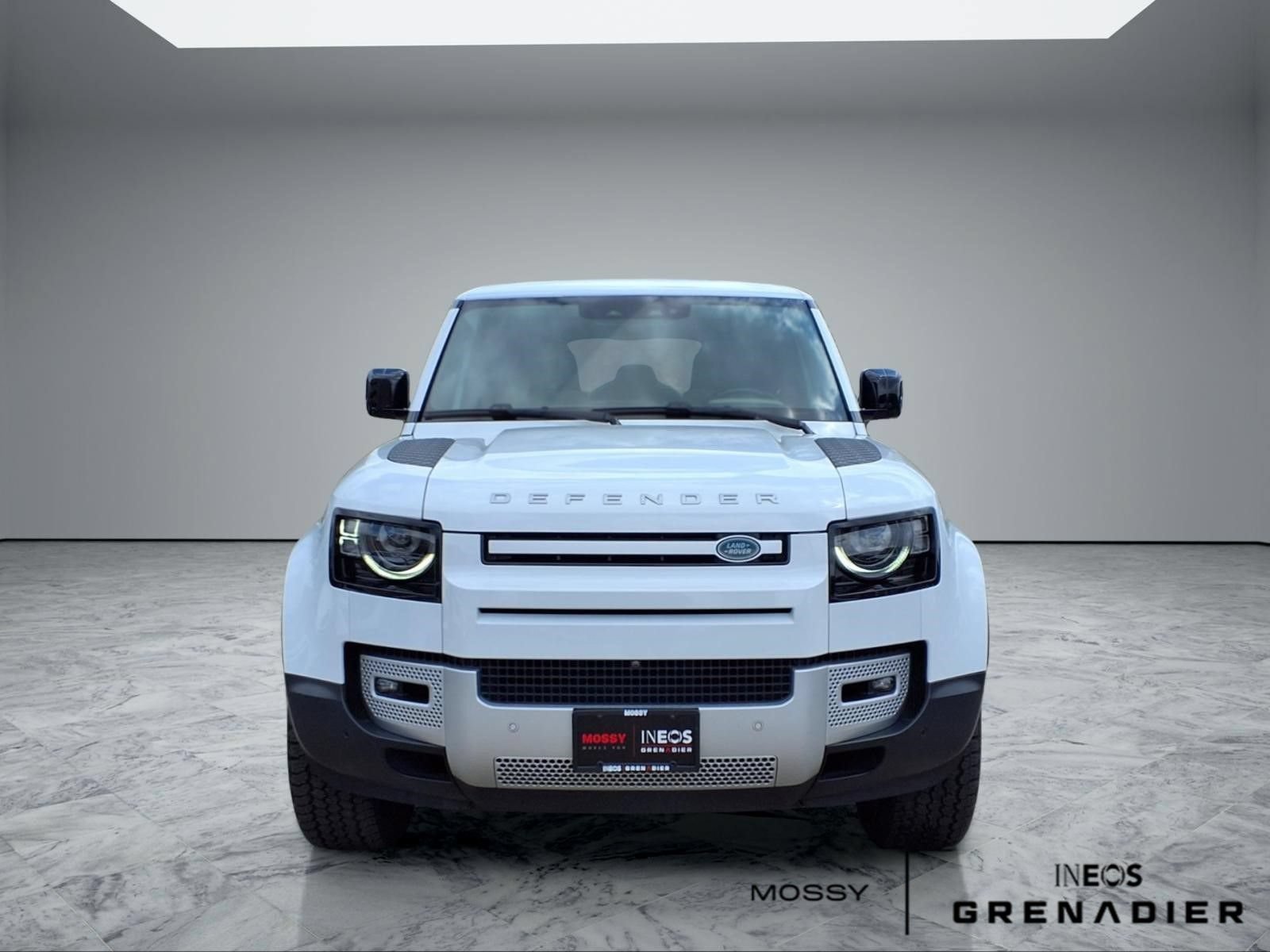 Used 2020 Land Rover Defender 110 HSE AWD/4WD image 3
