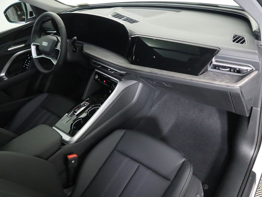 Used 2025 Audi Q5 Premium w/ Convenience Package AWD/4WD image 19