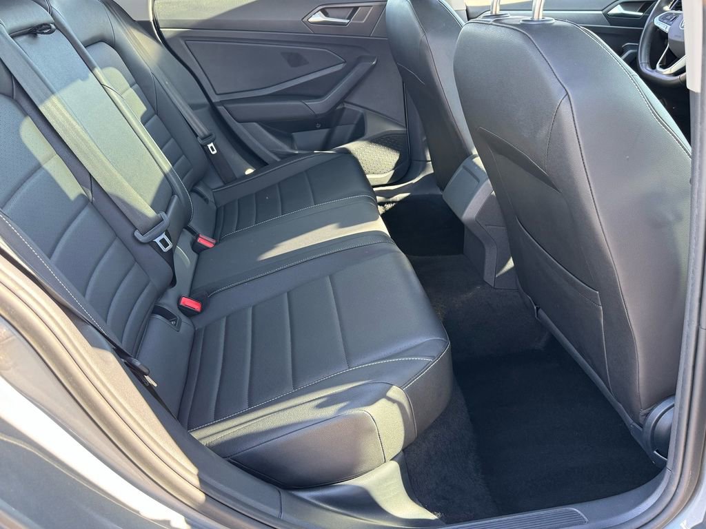 Used 2024 Volkswagen Jetta SE image 19