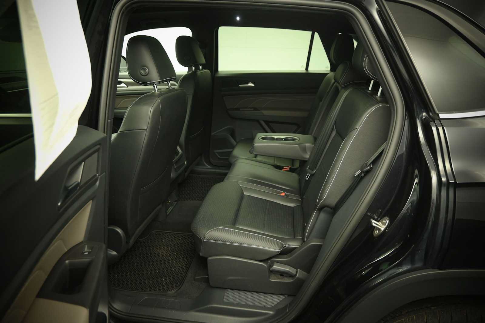 Used 2023 Volkswagen Atlas Cross Sport SE w/ Panoramic Sunroof Package AWD/4WD image 8