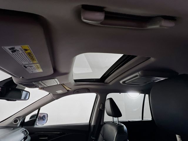 Used 2017 Honda Pilot Touring image 19