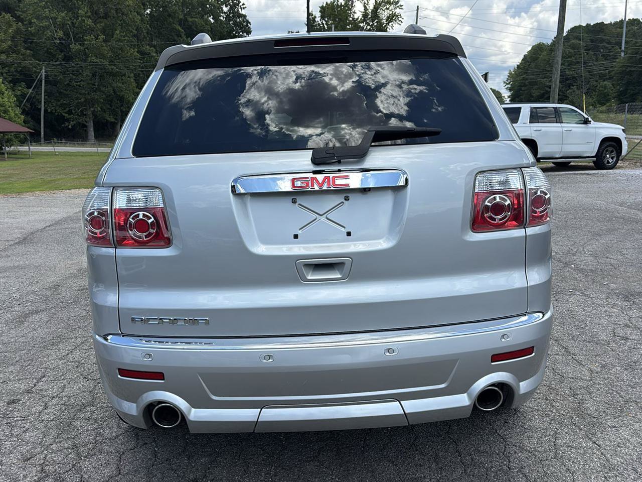 Used 2011 GMC Acadia Denali FWD image 4