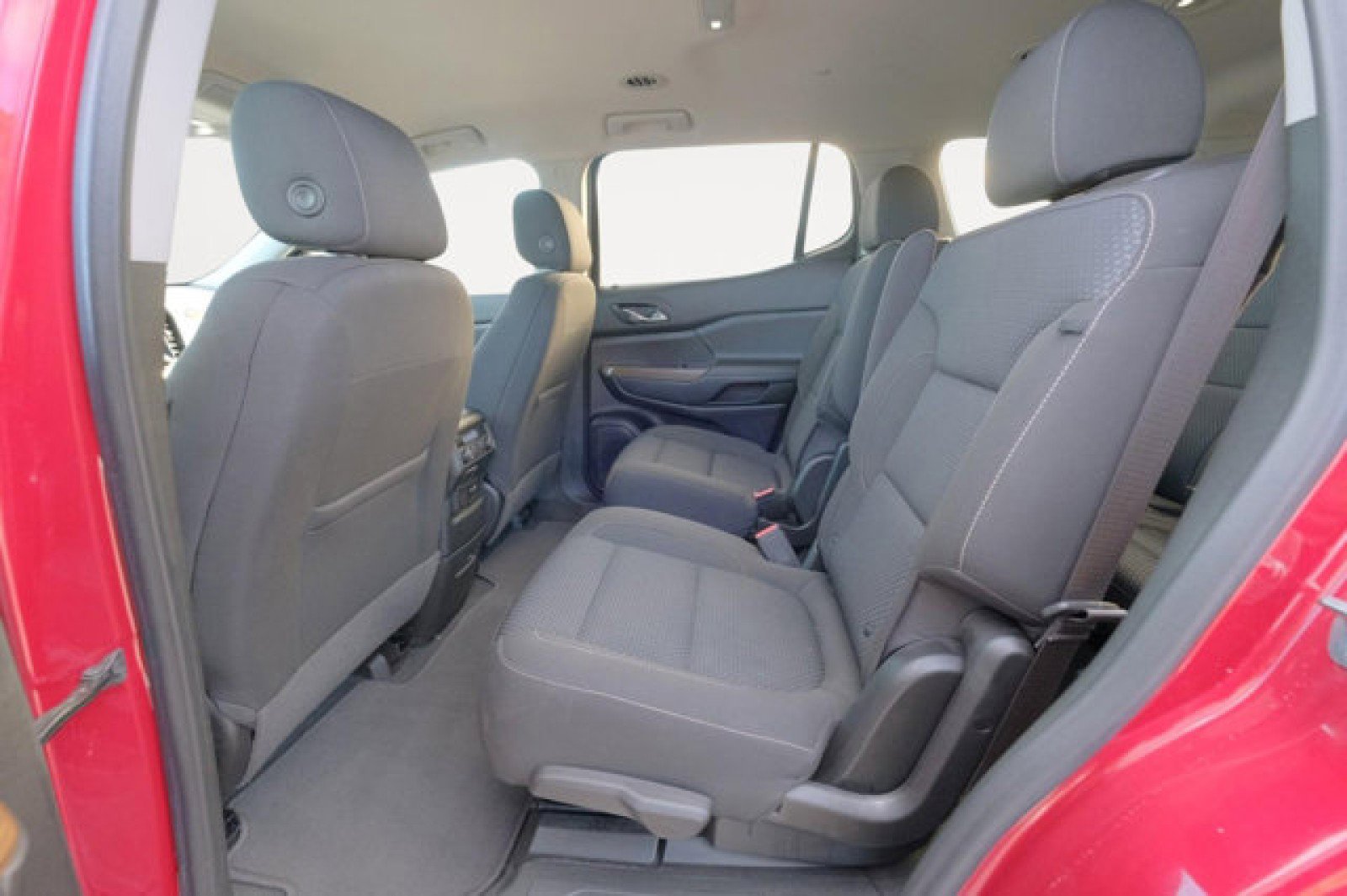 Used 2022 GMC Acadia SLE w/ Driver Convenience Package image 13