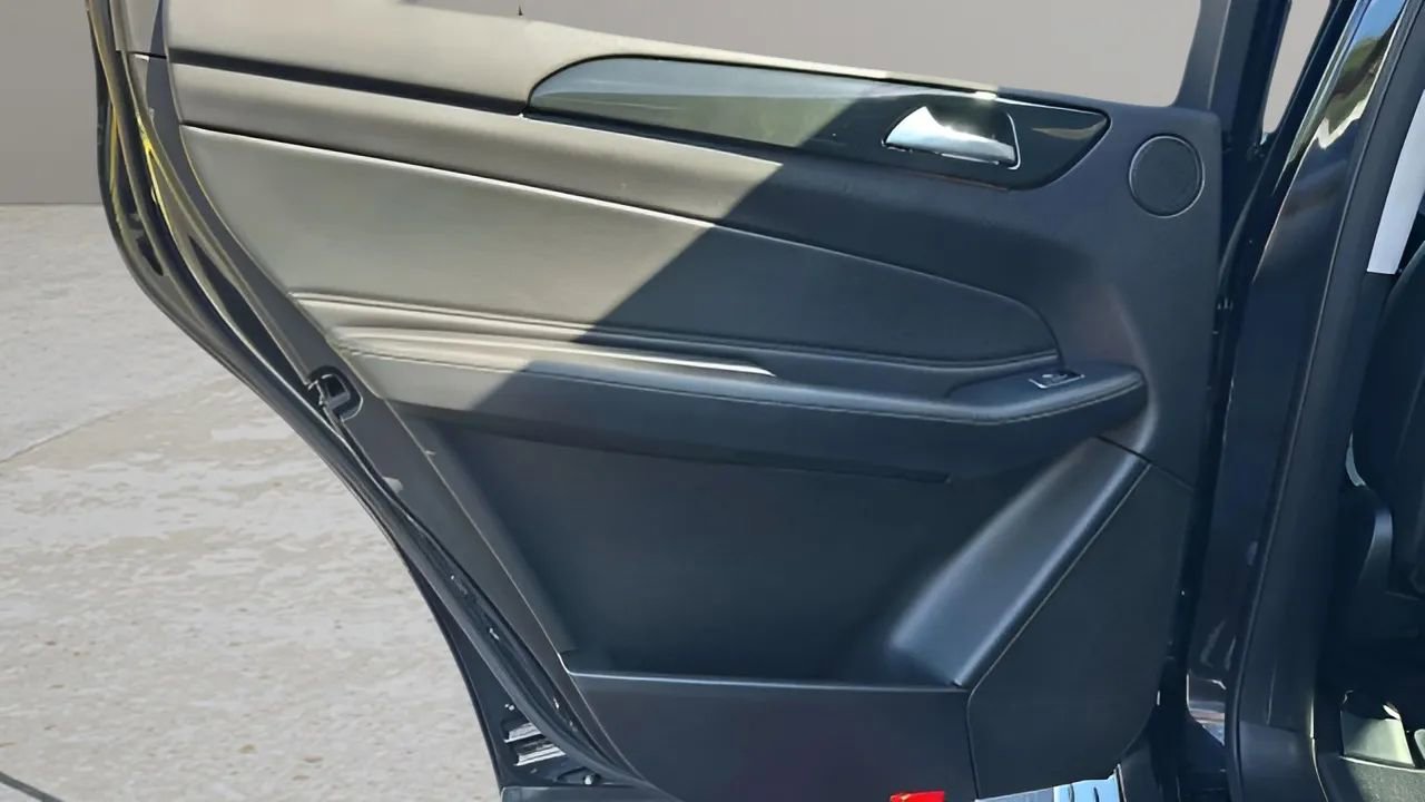 Used 2017 Mercedes-Benz GLS 450 4MATIC image 36