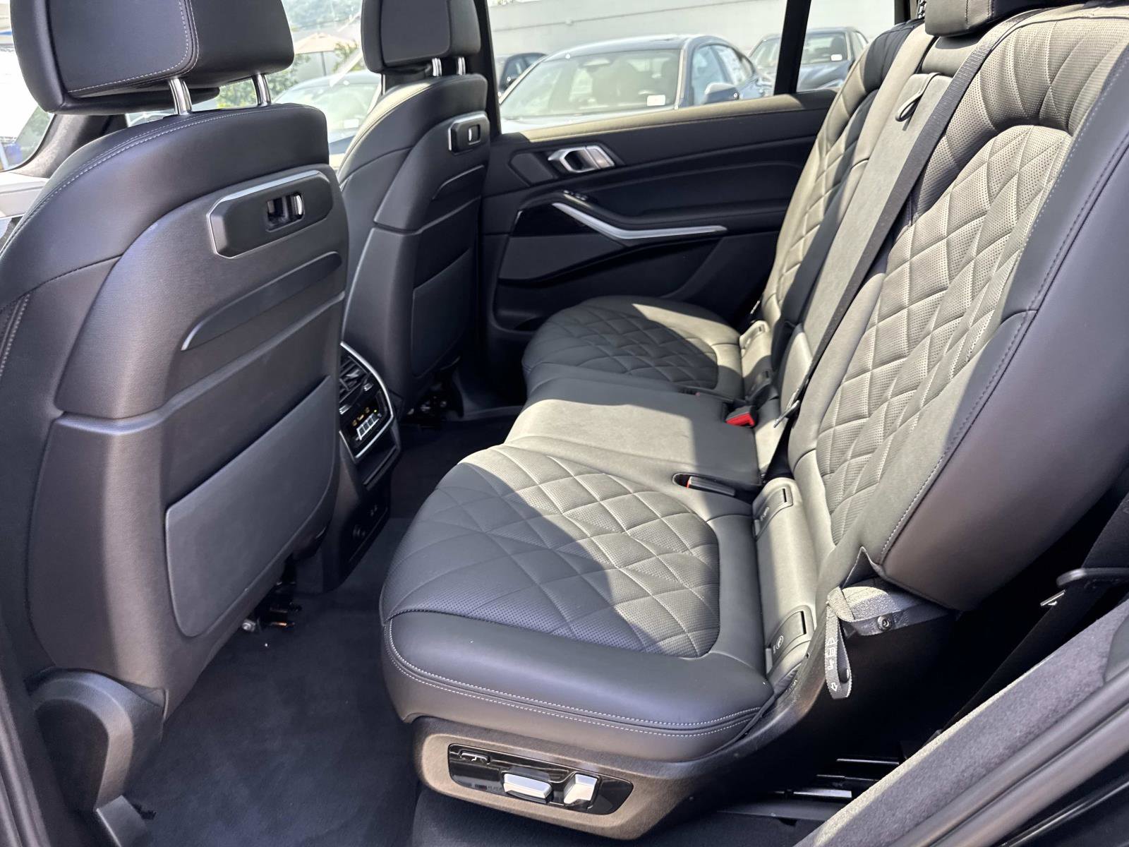 Certified 2024 BMW X7 xDrive40i w/ M Sport Package image 12