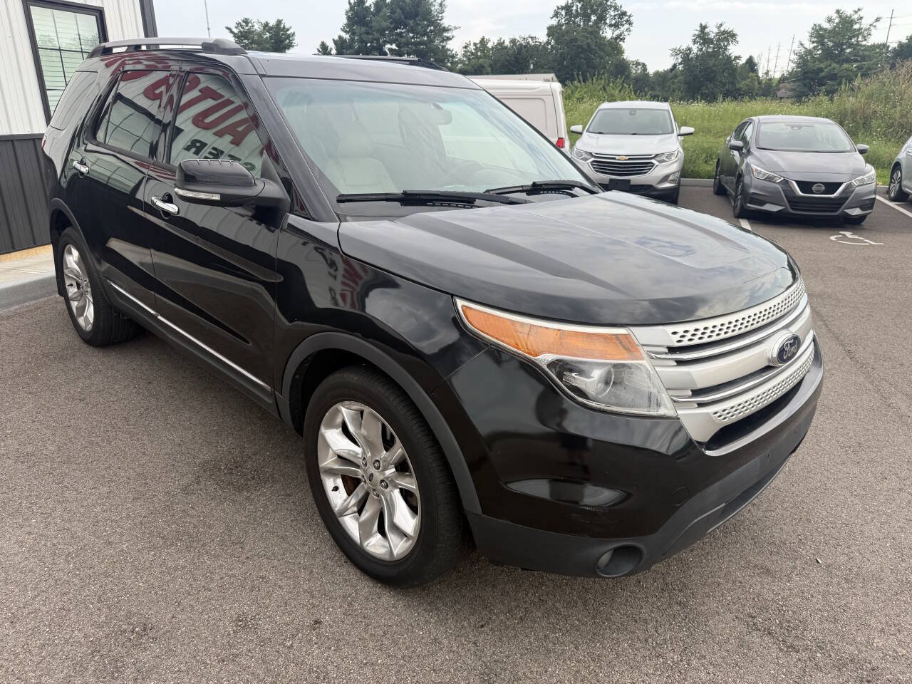 Used 2015 Ford Explorer XLT w/ Equipment Group 202A AWD/4WD image 5