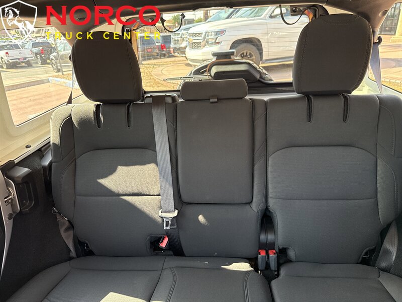 Used 2023 Jeep Wrangler Unlimited w/ Cold Weather Group AWD/4WD image 18