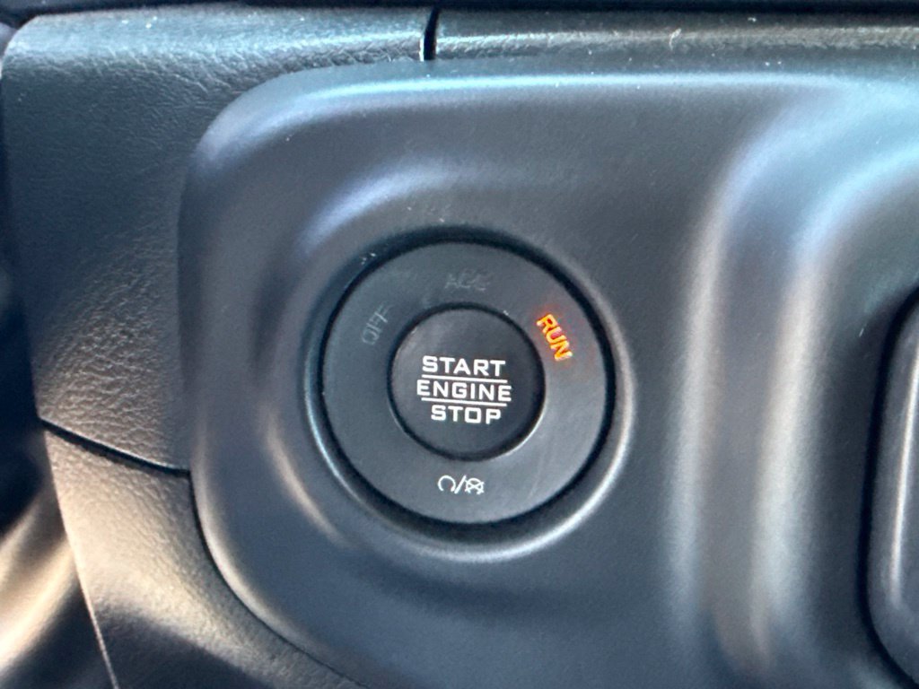 Used 2022 Jeep Wrangler Sport AWD/4WD image 28