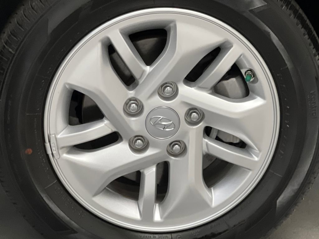 Used 2025 Hyundai Venue SE image 58