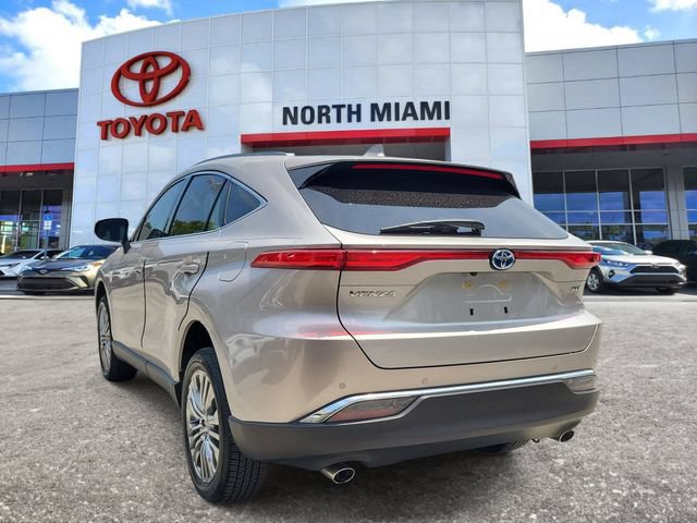Used 2024 Toyota Venza XLE AWD/4WD image 3