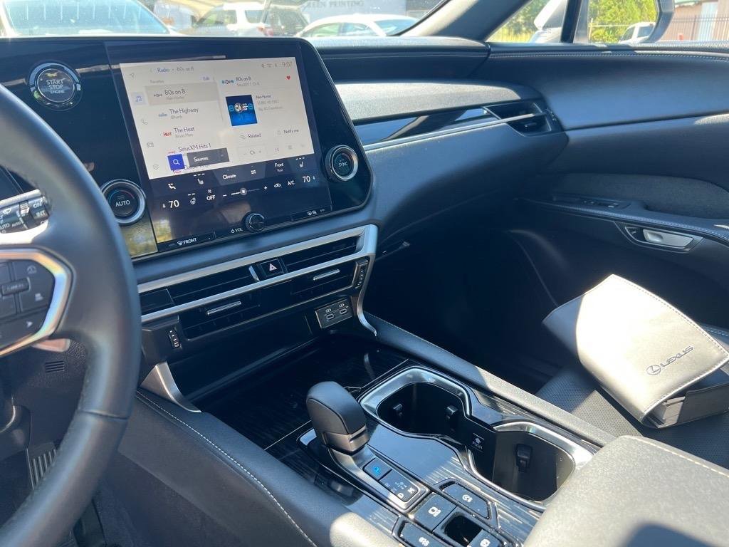 Used 2024 Lexus RX 350 FWD w/ Technology Package image 16