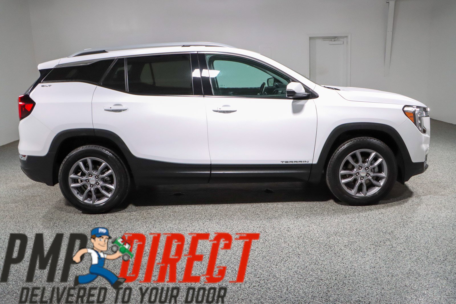 Used 2024 GMC Terrain SLT AWD/4WD image 6