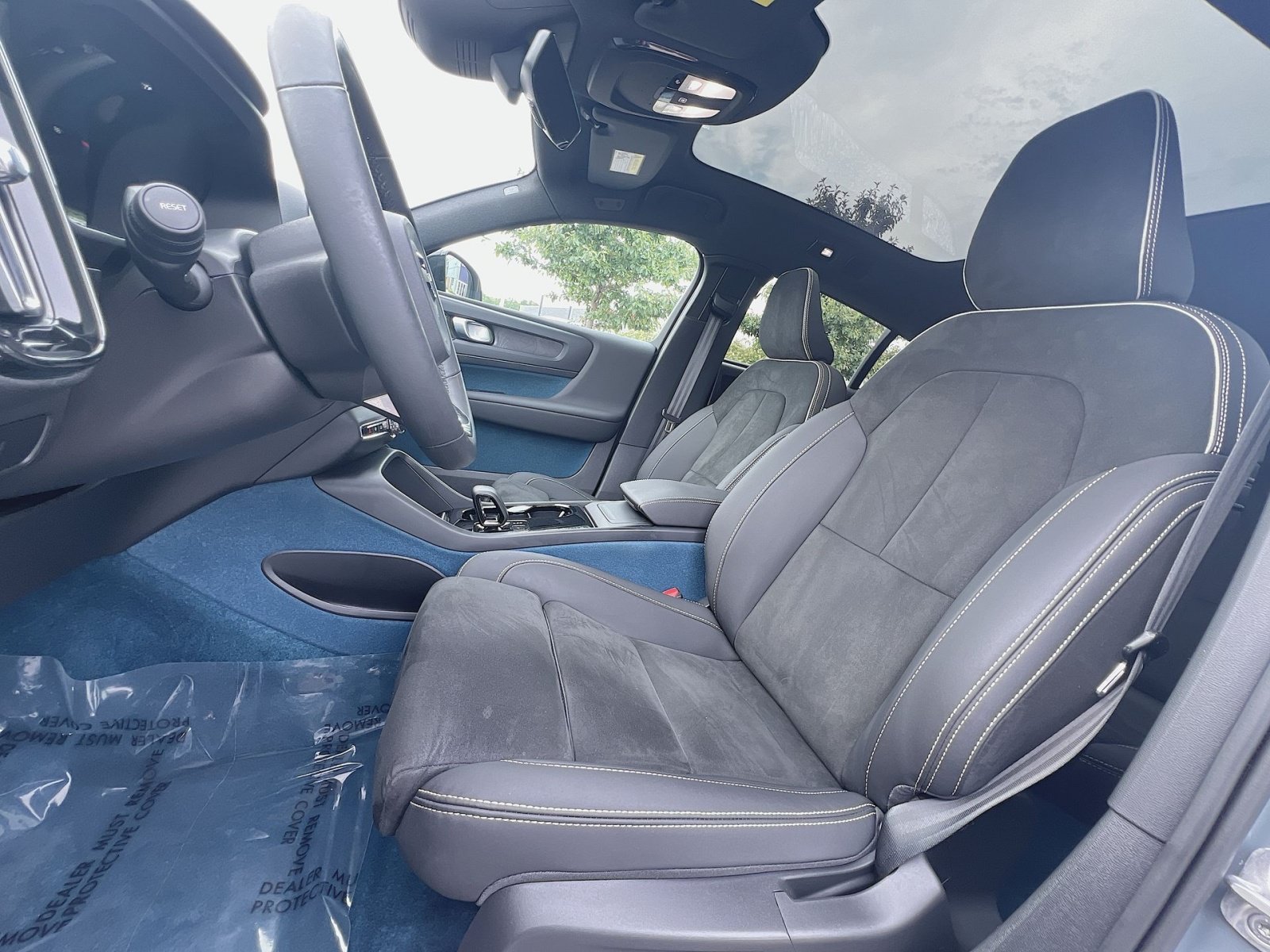 Certified 2023 Volvo C40 P8 Recharge Ultimate AWD/4WD image 13