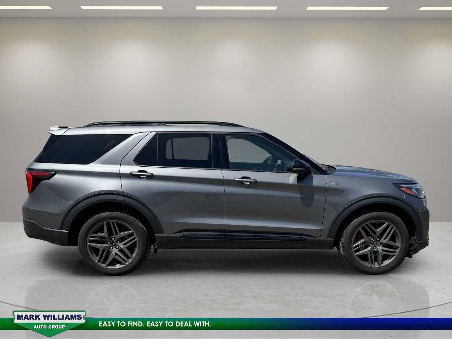 Used 2025 Ford Explorer ST-Line w/ ST-Line Street Pack AWD/4WD image 1