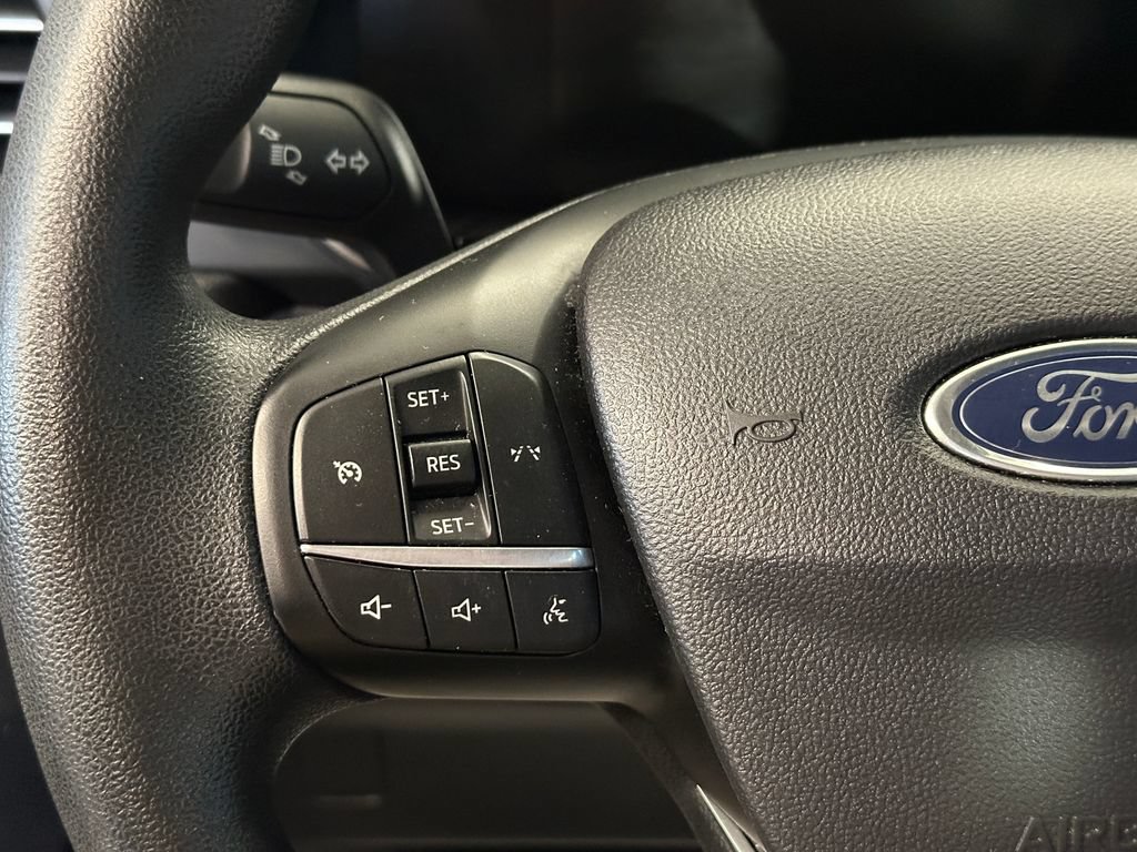 Used 2025 Ford Escape Active AWD/4WD image 10