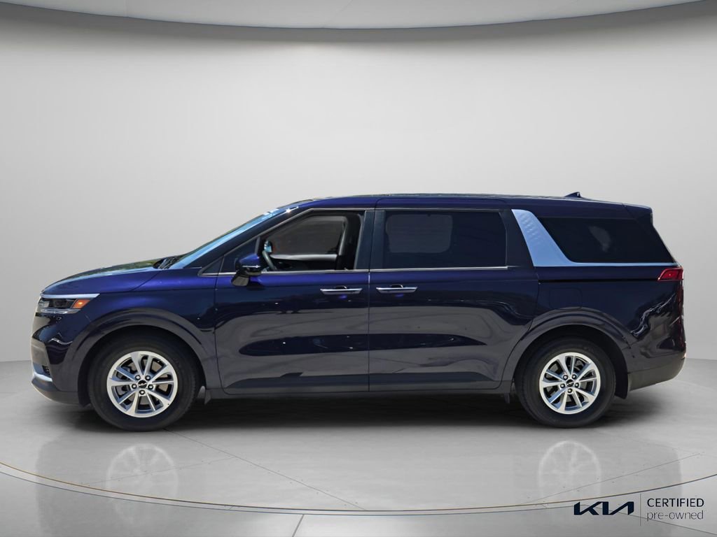 Used 2024 Kia Carnival LX FWD image 3