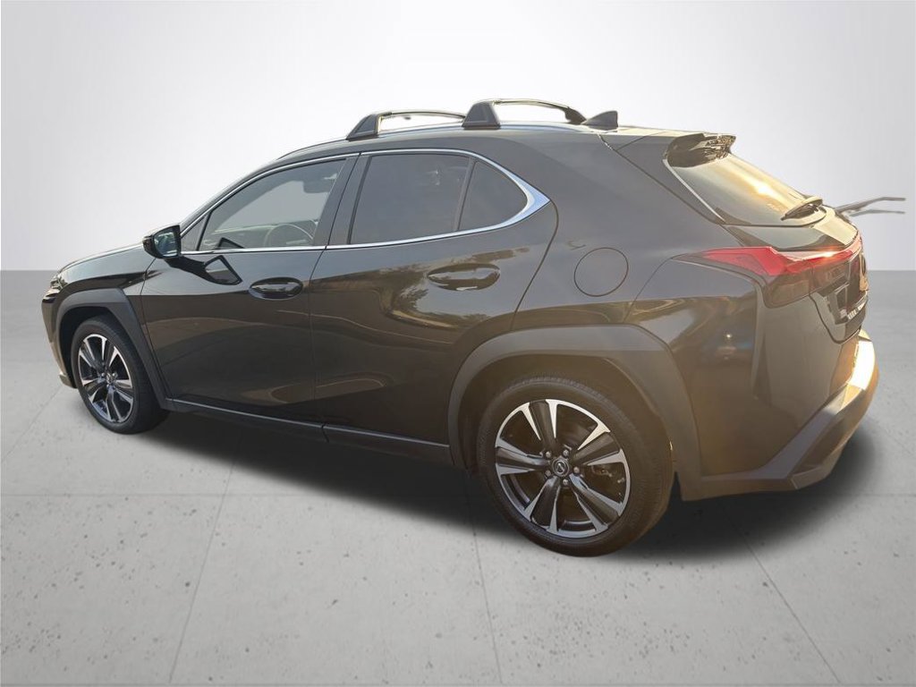Used 2019 Lexus UX 200 w/ Accessory Package FWD image 9