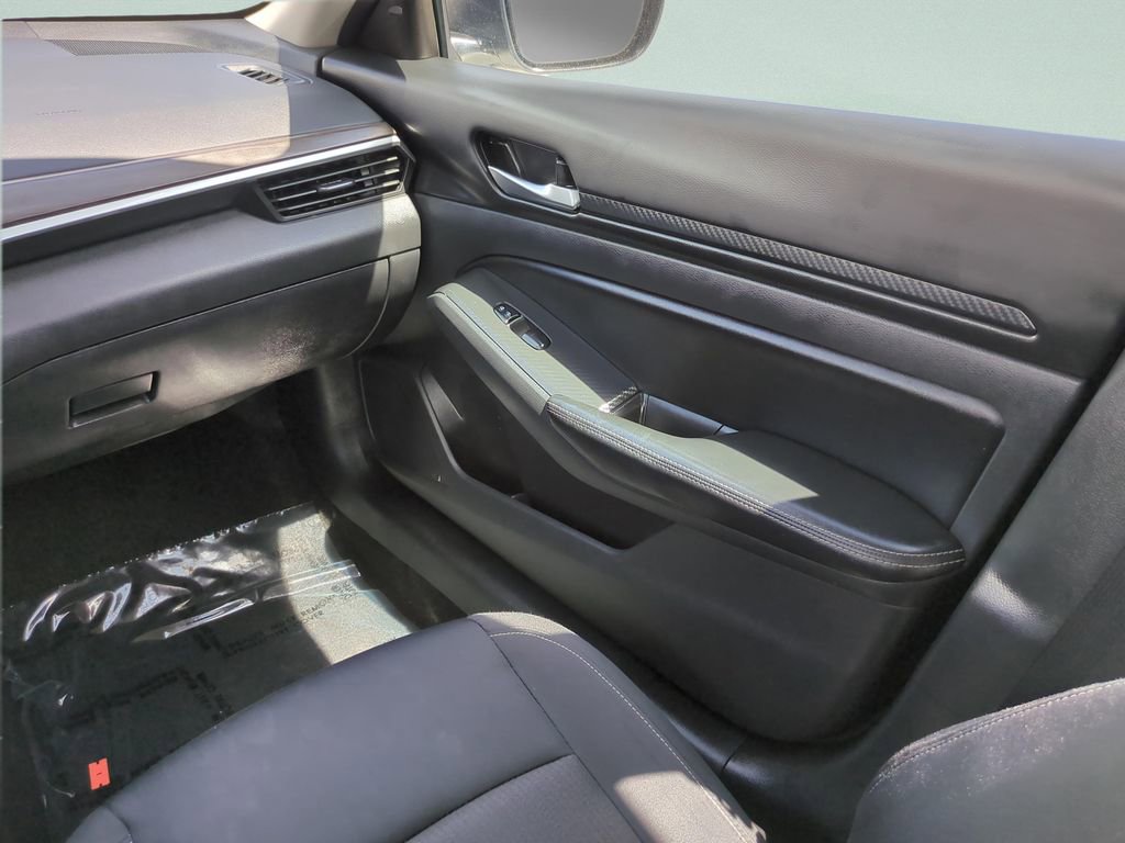 Certified 2025 Nissan Altima 2.5 SV image 13