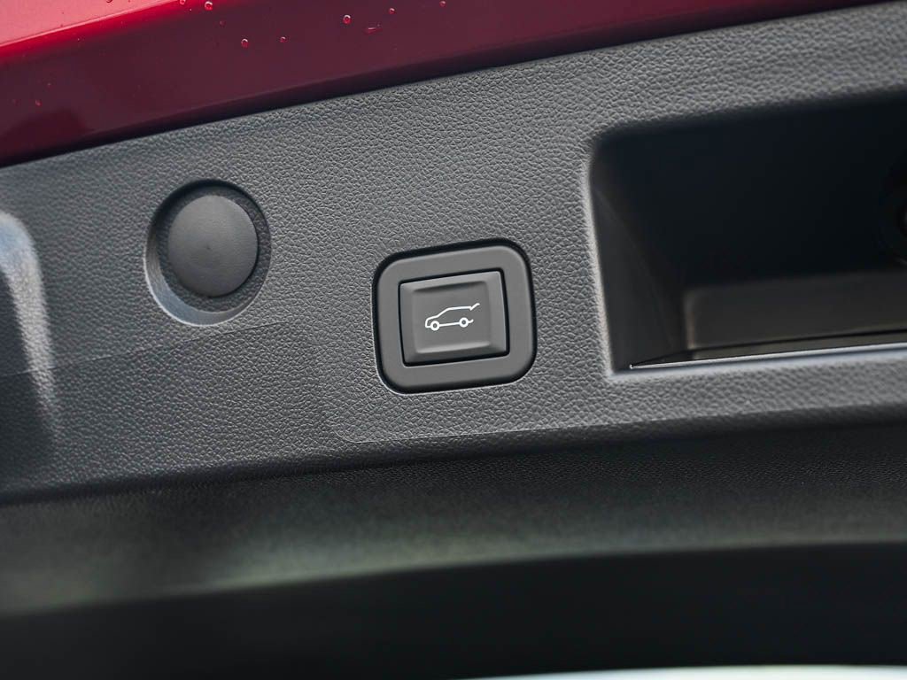 New 2026 Chevrolet Equinox LT w/ Convenience Package II image 9