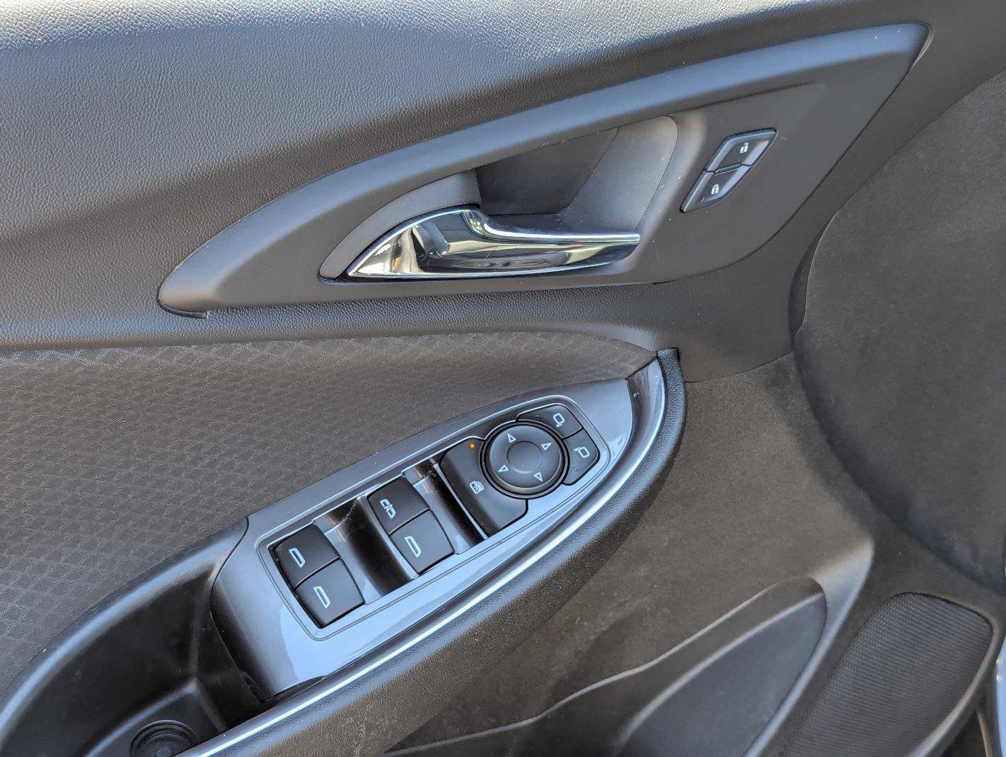 Used 2016 Chevrolet Malibu LT FWD image 11