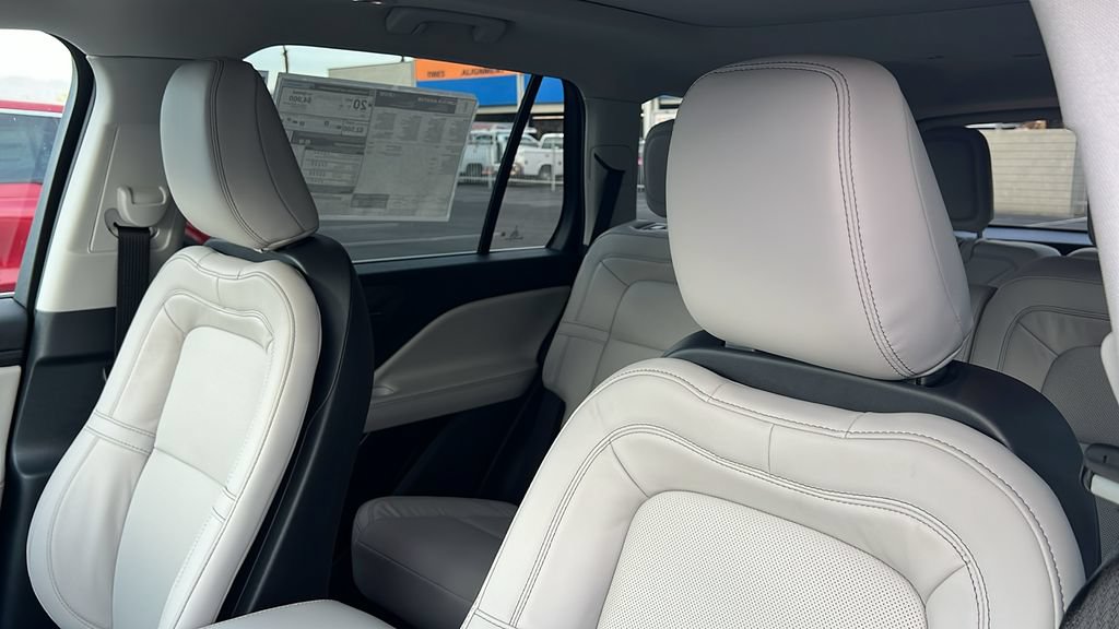 New 2026 Lincoln Aviator Reserve w/ Illumination Package AWD/4WD image 13