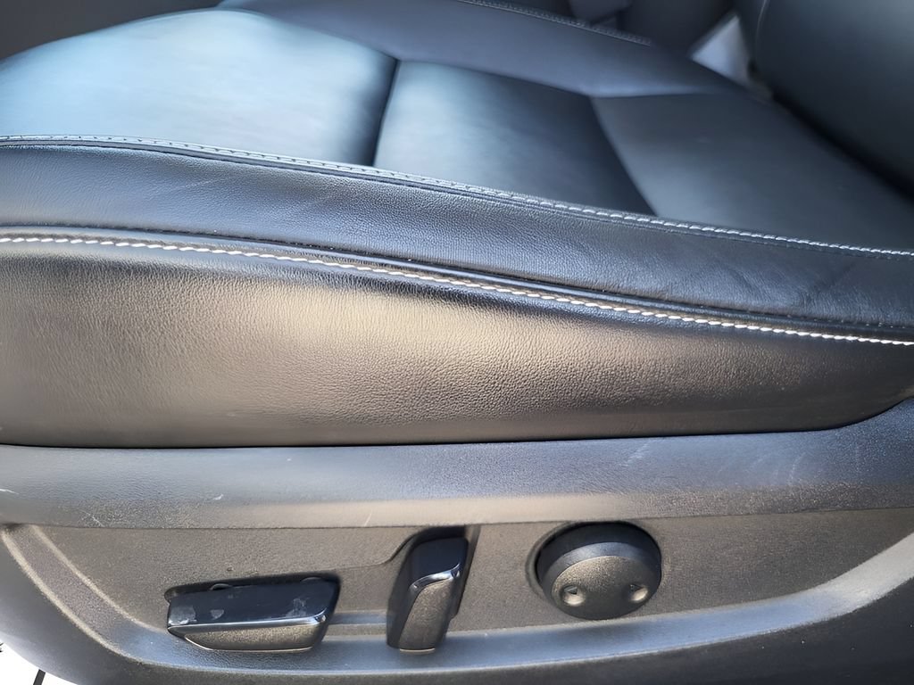 Used 2021 INFINITI QX50 Luxe w/ Accent Package AWD/4WD image 16
