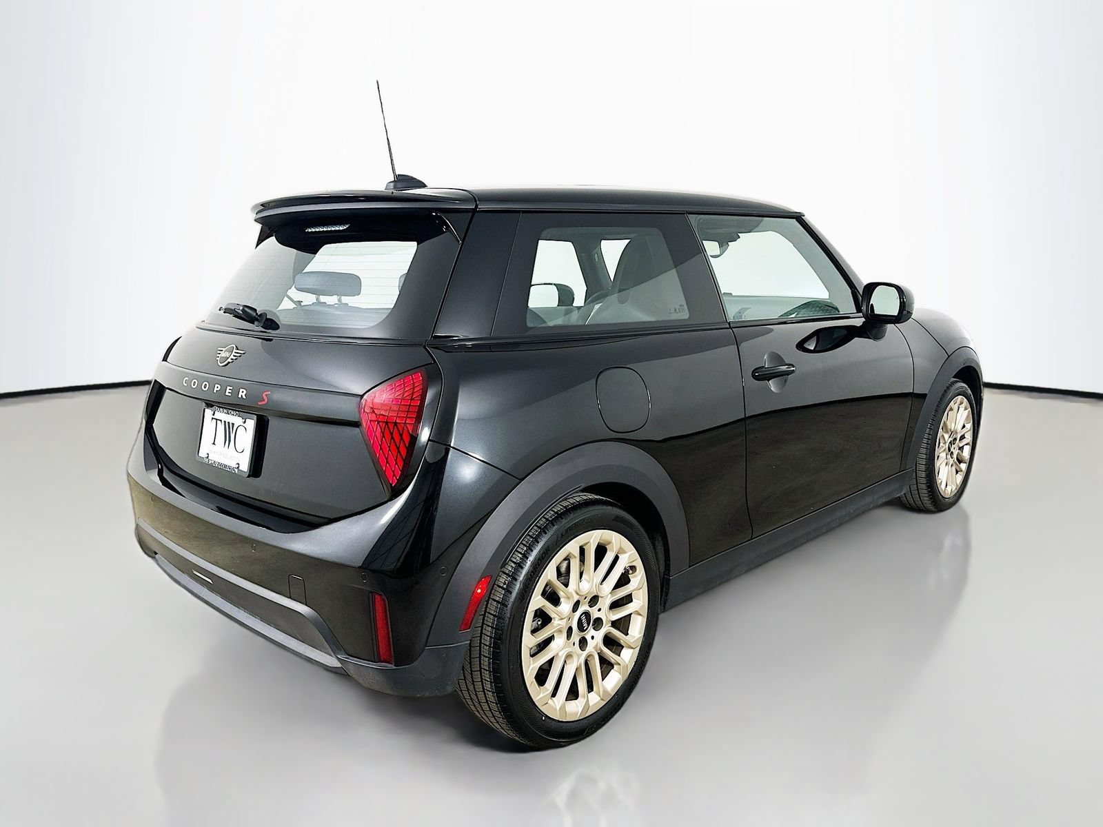 Used 2025 MINI Cooper S FWD image 5