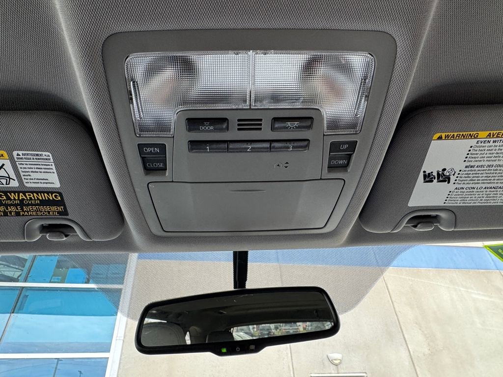 Used 2015 Toyota Highlander Limited image 18