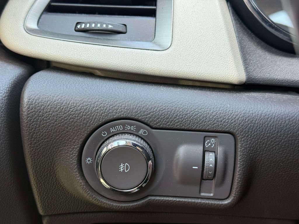 Used 2014 Buick Verano Leather FWD image 14