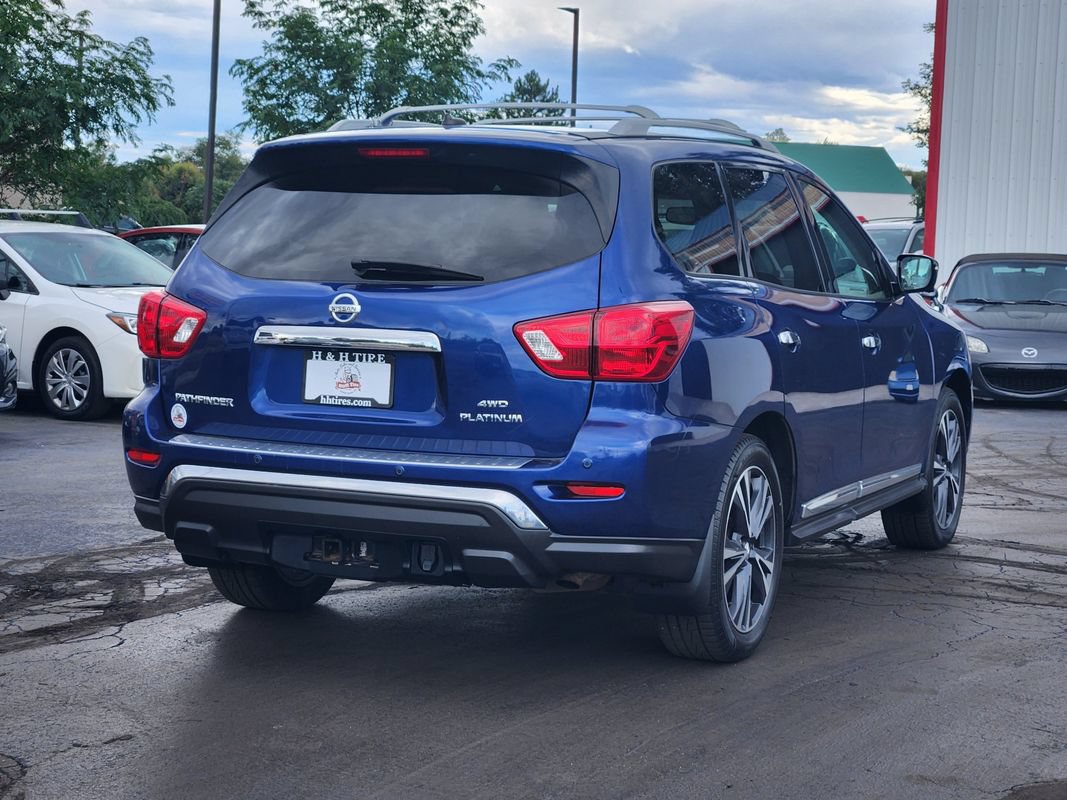 Used 2017 Nissan Pathfinder Platinum AWD/4WD image 7