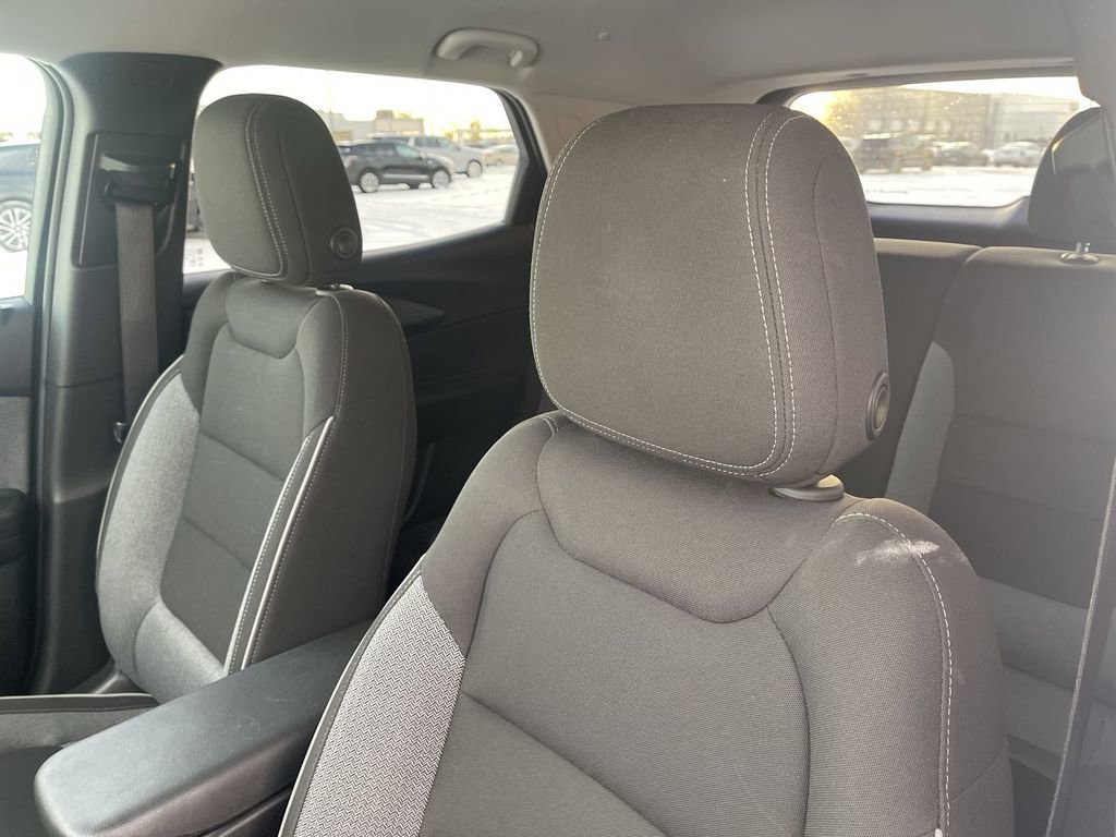 Used 2025 Chevrolet TrailBlazer LT image 16