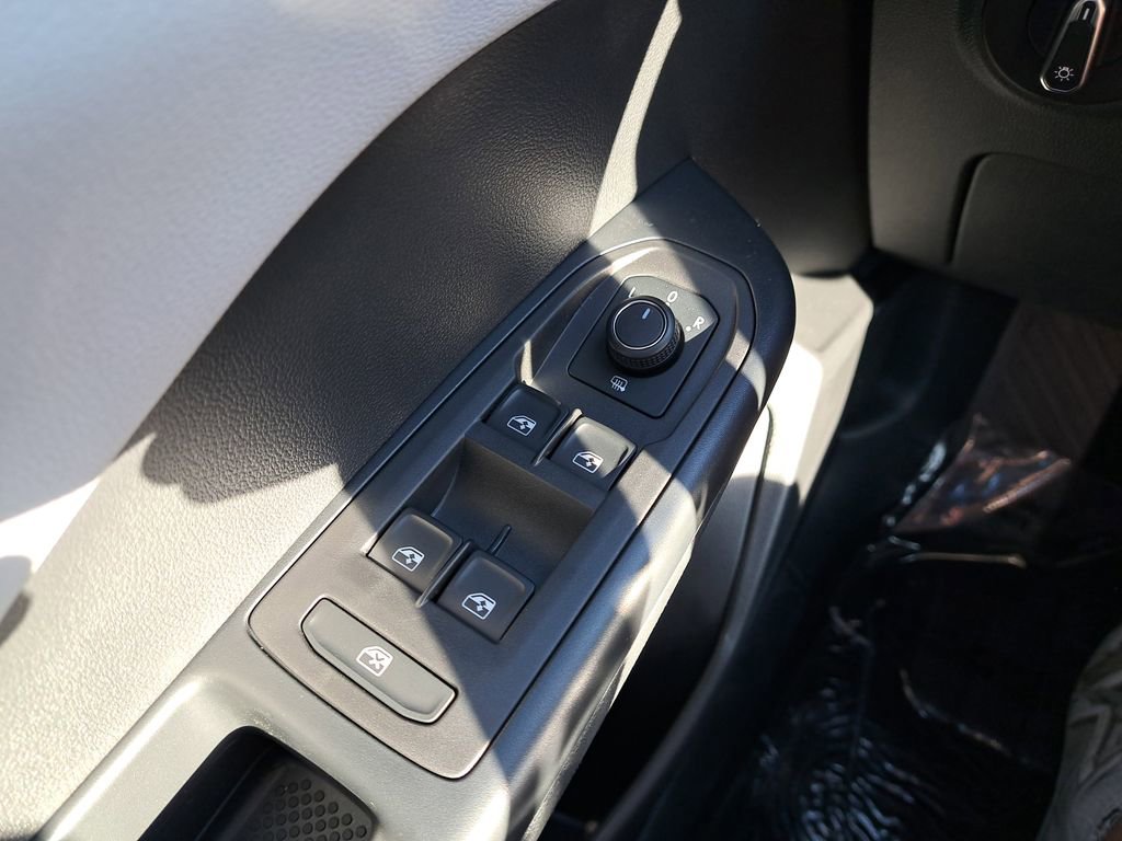 New 2025 Volkswagen Taos S image 33